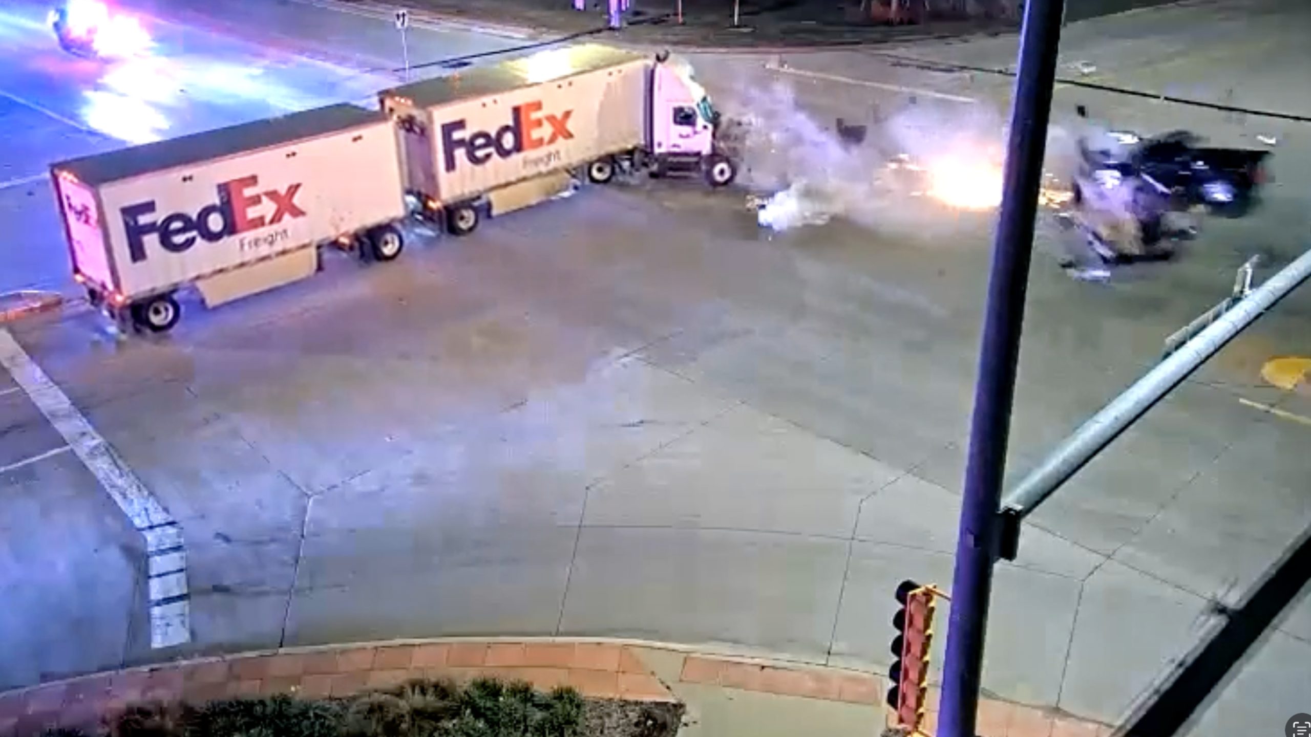 Watch: Suspect fleeing from police crashes into FedEx semi-truck — Great Neck Community news