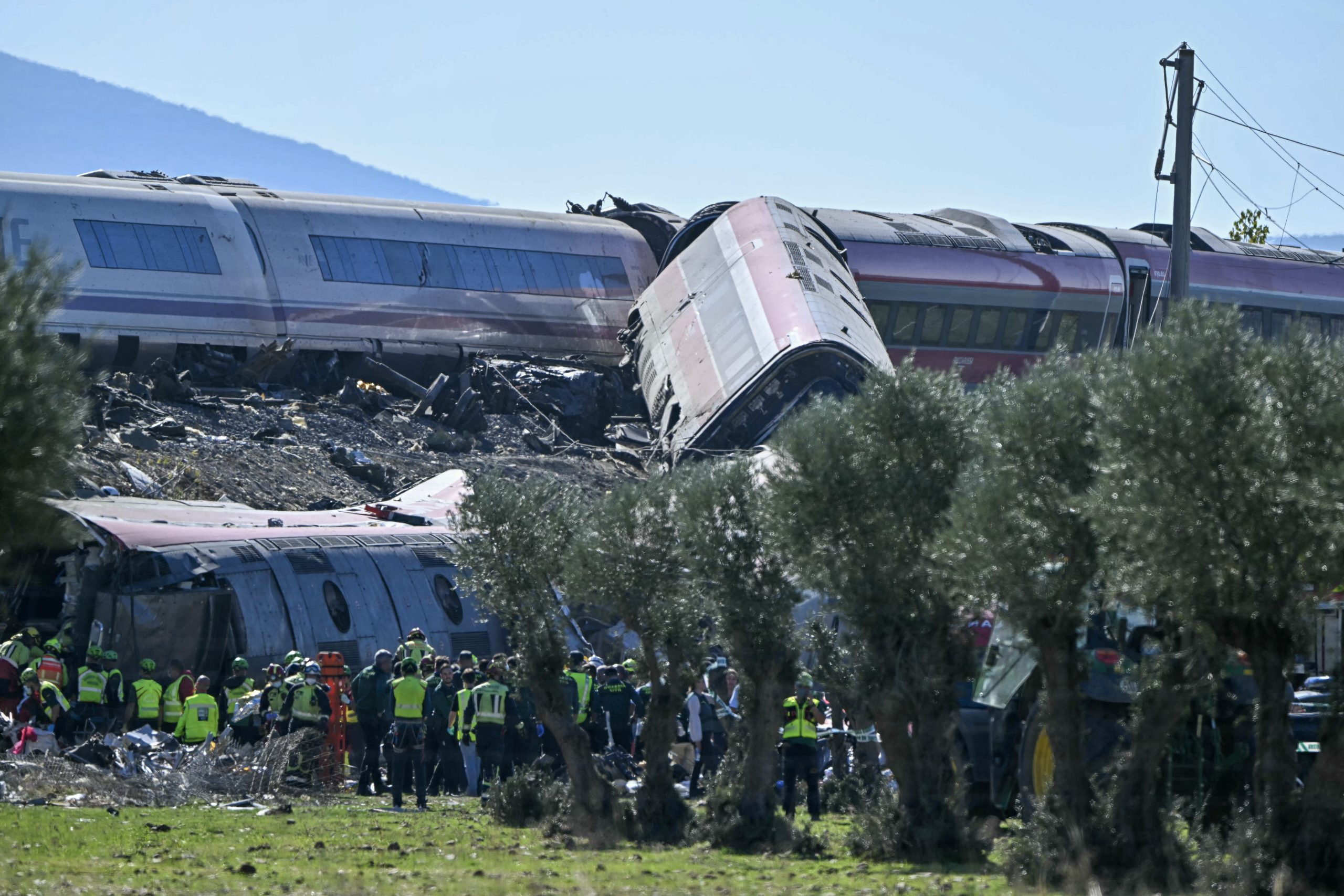 'Inexplicable' decision blamed for high-speed train crash in central Spain that killed dozens — Great Neck Community news