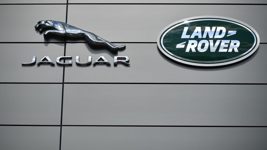 Jaguar recalls over 93K Range Rovers due to water pooling around rearview camera — Great Neck Community news